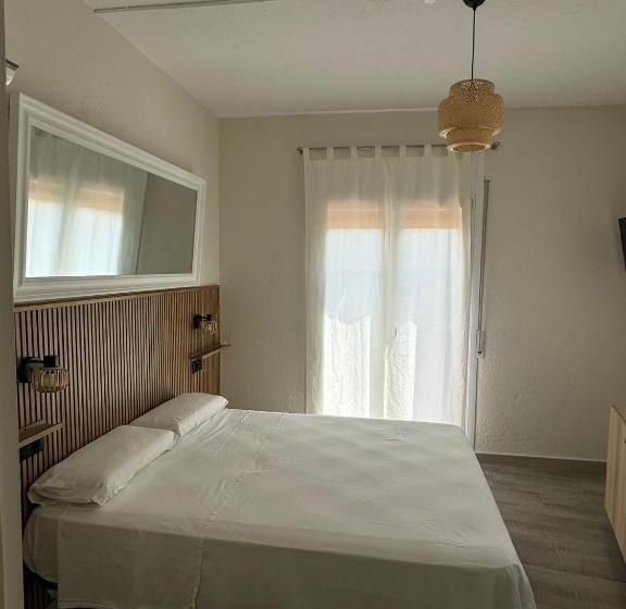 스탠다드 룸, Hostal Restaurant Casa Comaulis