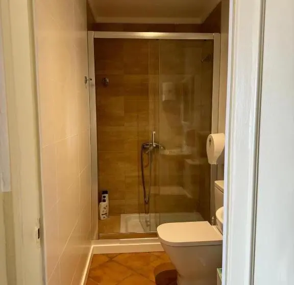 バルコニー付スタンダード4ベッドルーム, Hostal Restaurant Casa Comaulis