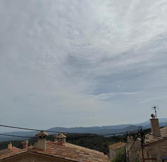 발코니가 있는 4인용 스탠다드 룸, Hostal Restaurant Casa Comaulis