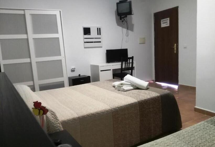 اتاق ساده سه نفره, Parrilla Venta El Andaluz