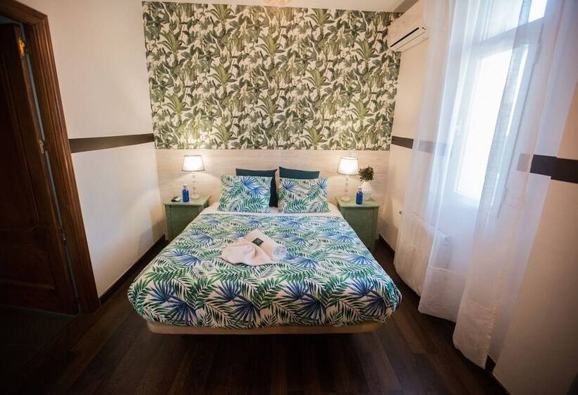 اتاق استاندارد یک نفره, Hostal Escala Suites