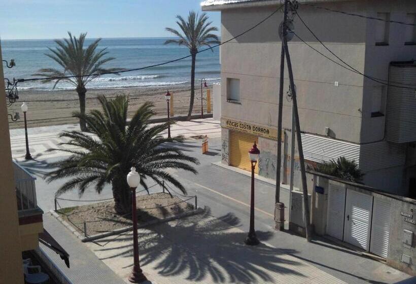 Номер Стандарт Вид на Море, Hostal Cubelles