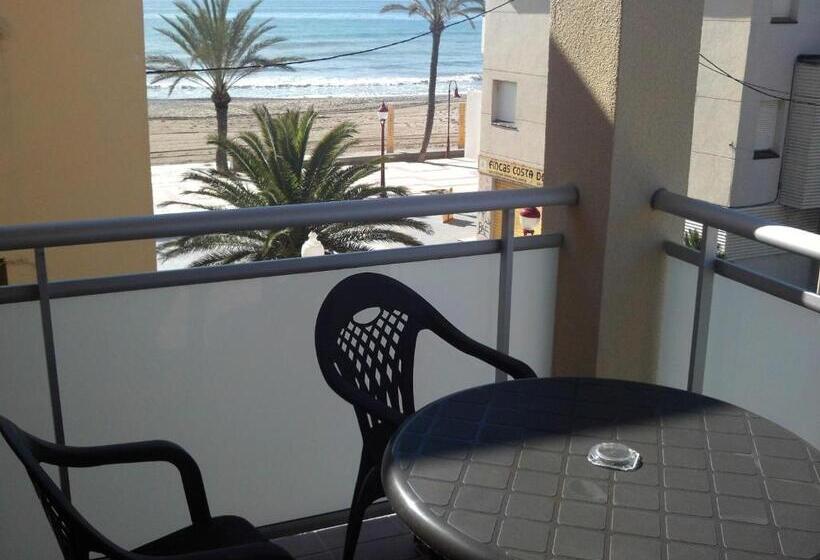 Номер Стандарт Вид на Море, Hostal Cubelles