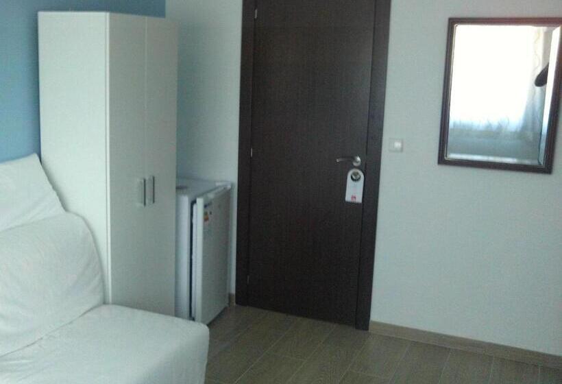 Номер Стандарт Вид на Море, Hostal Cubelles