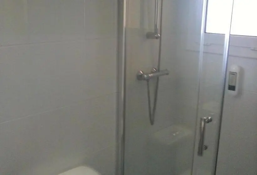 ベーシックルーム, Hostal Cubelles