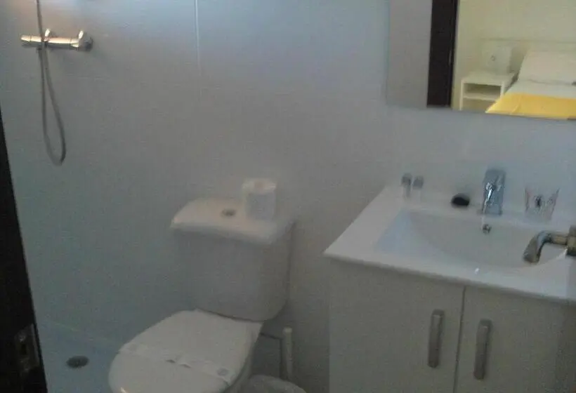 ベーシックルーム, Hostal Cubelles