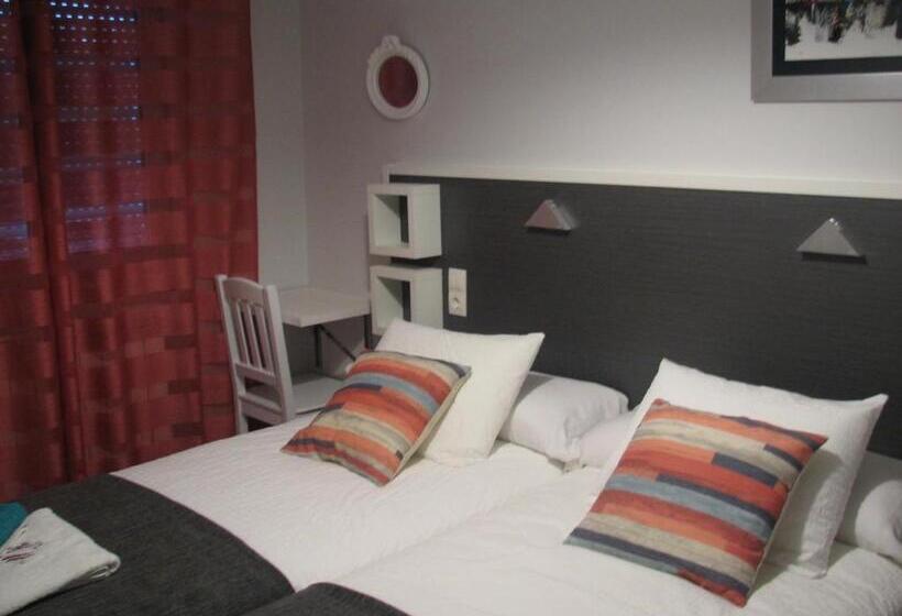 اتاق استاندارد, Hostal Meson Do Loyo