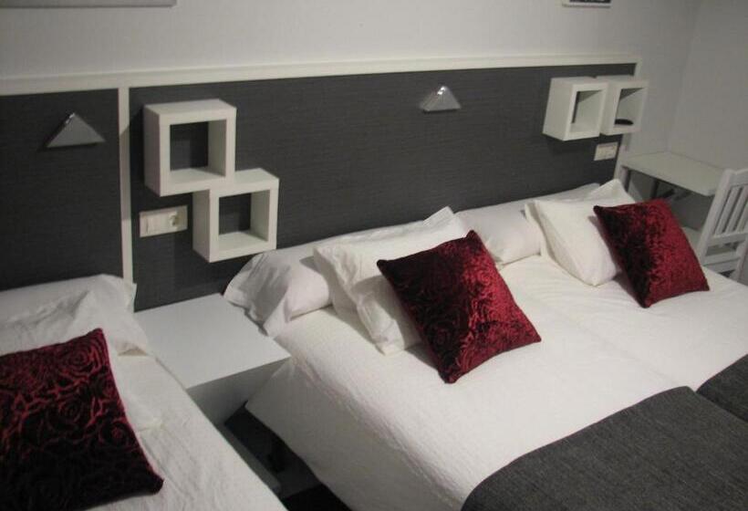 اتاق استاندارد سه نفره, Hostal Meson Do Loyo