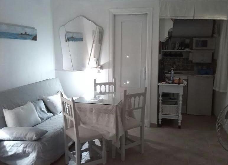 استودیوی استاندارد, La Posada