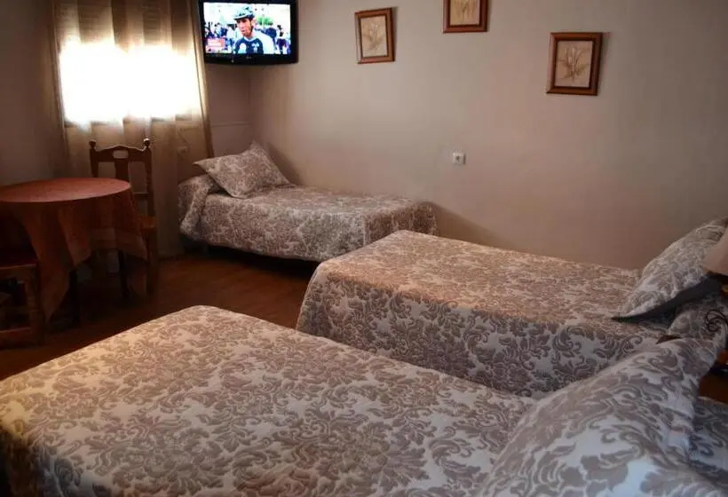 ベーシックトリプルルーム, Hostal Pension La Ruta