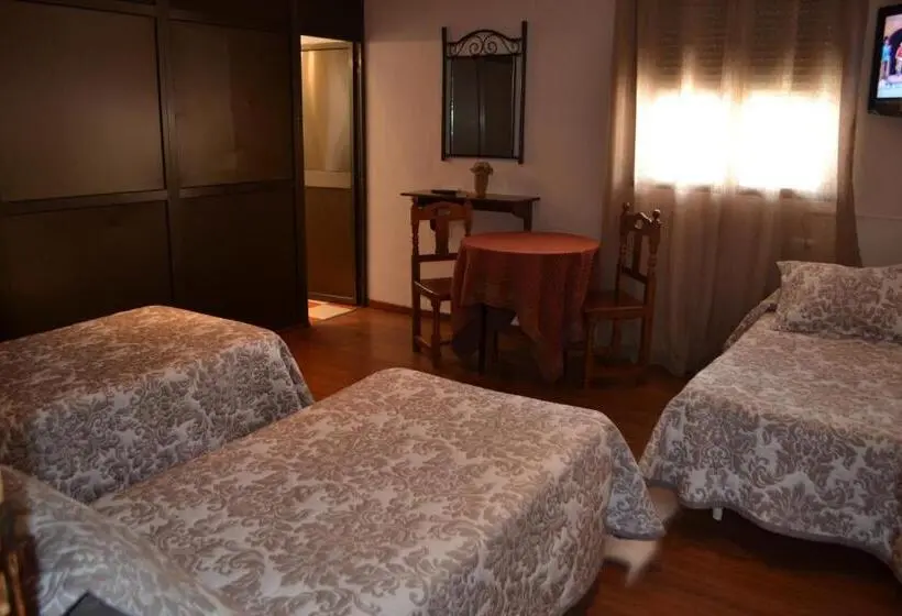 ベーシックトリプルルーム, Hostal Pension La Ruta