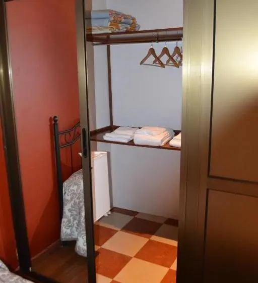 ベーシックトリプルルーム, Hostal Pension La Ruta