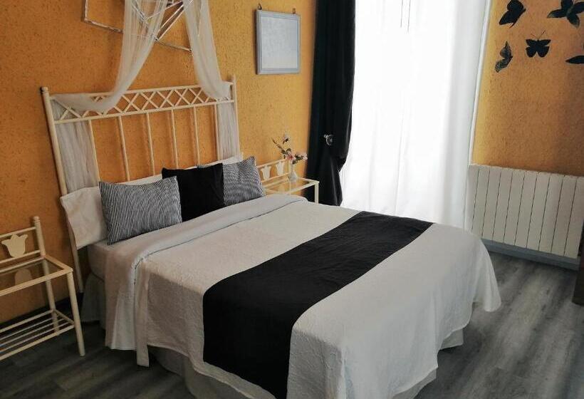 バス共有のスタンダードルーム, Hospedaje Botin