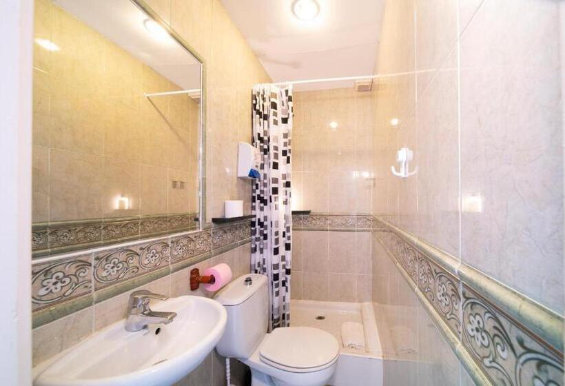 Номер Стандарт с Балконом, Hostal Bonanza