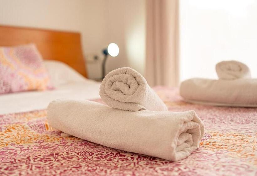 Номер Стандарт с Балконом, Hostal Bonanza