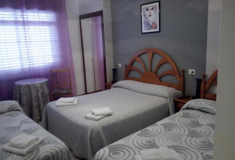 Номер Стандарт Трехместный, Hostal O Pincho