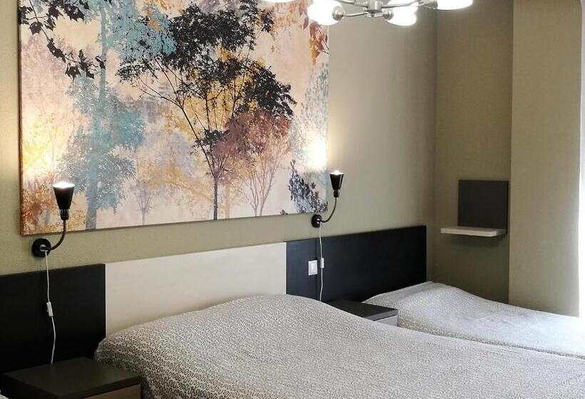 اتاق خانوادگی, Pension Santiago