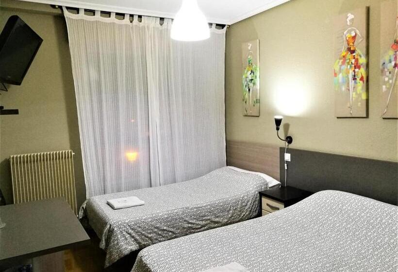 Standard room with outdoor bath, Pension Santiago