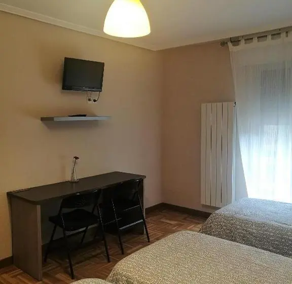اتاق استاندارد سه نفره, Pension Santiago