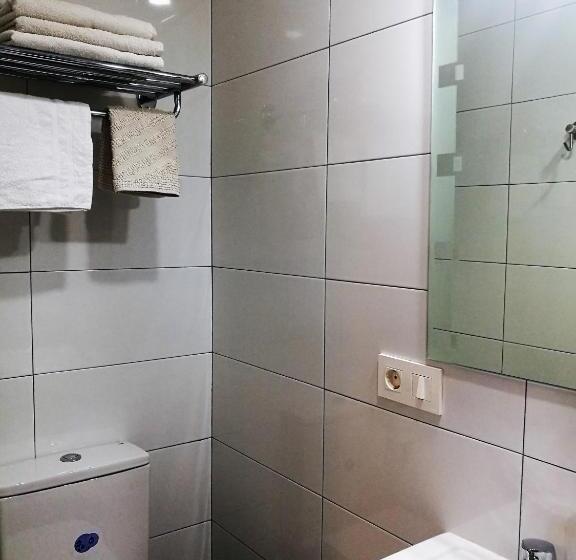 اتاق استاندارد سه نفره, Pension Santiago