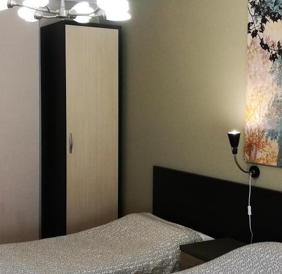 اتاق خانوادگی, Pension Santiago