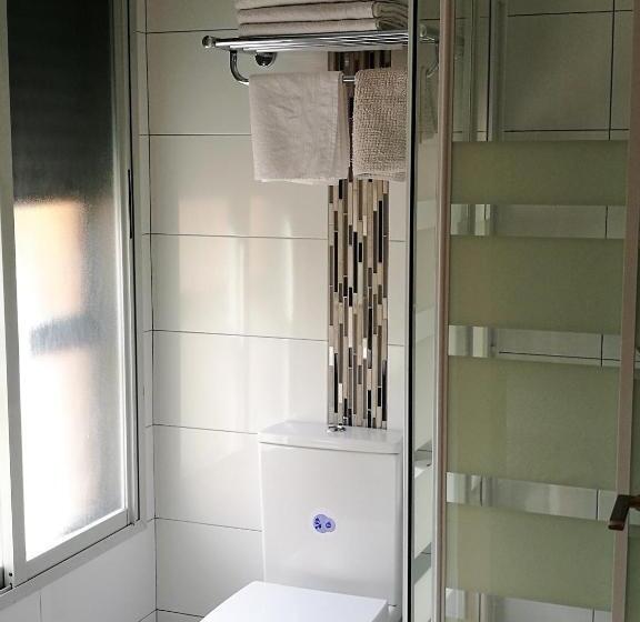 اتاق خانوادگی, Pension Santiago