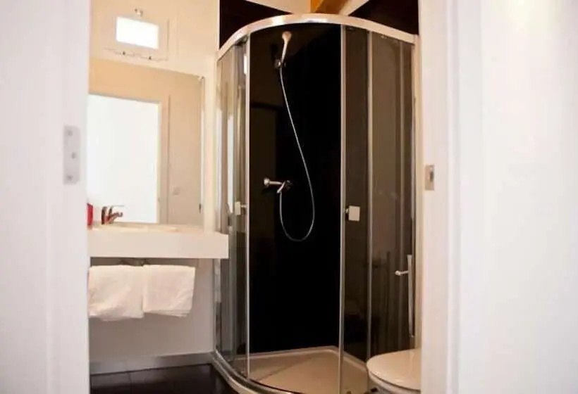 اتاق استاندارد, Hostal Central