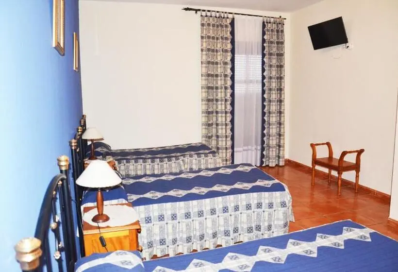 スタンダードトリプルルーム, Hostal La Dehesa Del Valle Pedroches