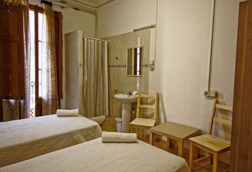 اتاق استاندارد با سرویس بهداشتی مشترک, Hostal Dragonflybcn