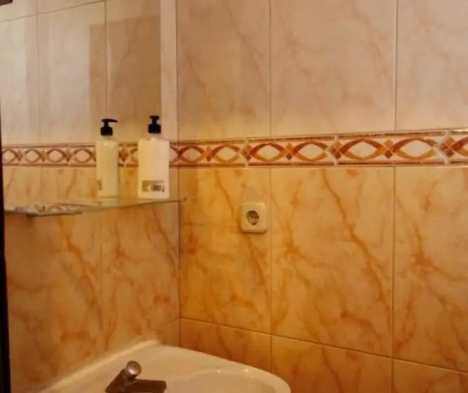 اتاق اکونومی, Hostal Dragonflybcn