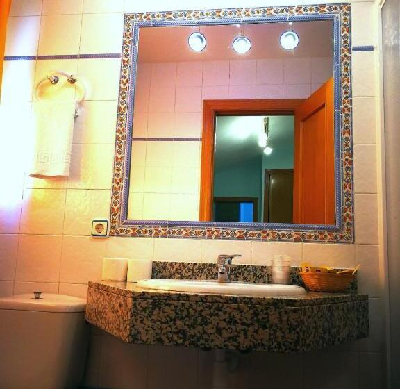 آپارتمان یک خوابه با دری مشترک که هال را جدا می کند., Hostal Restaurante Ego's