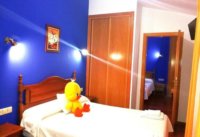 آپارتمان یک خوابه با دری مشترک که هال را جدا می کند., Hostal Restaurante Ego's