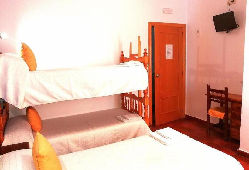 اتاق خانوادگی, Hostal Restaurante Ego's