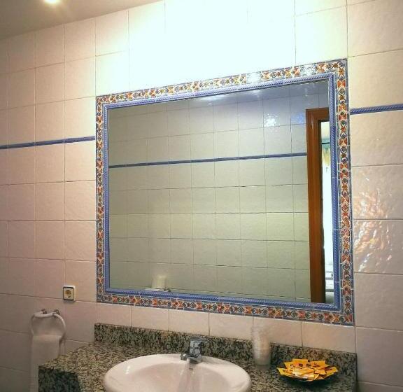 اتاق استاندارد سه نفره, Hostal Restaurante Ego's