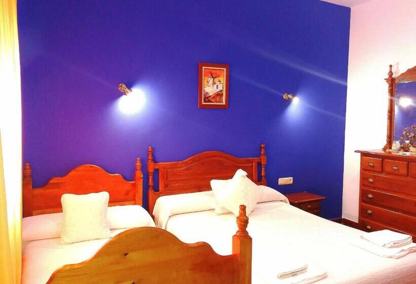 اتاق استاندارد سه نفره, Hostal Restaurante Ego's