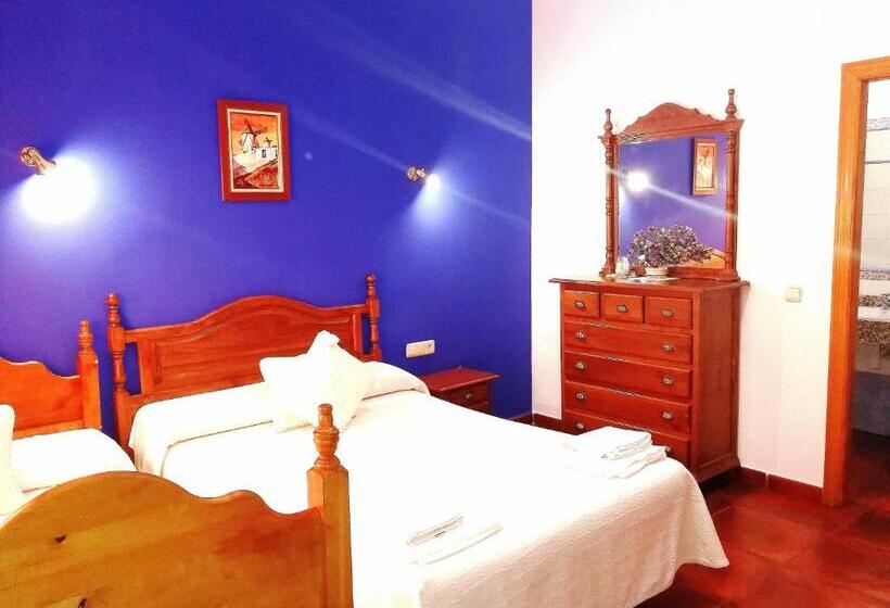 اتاق استاندارد سه نفره, Hostal Restaurante Ego's