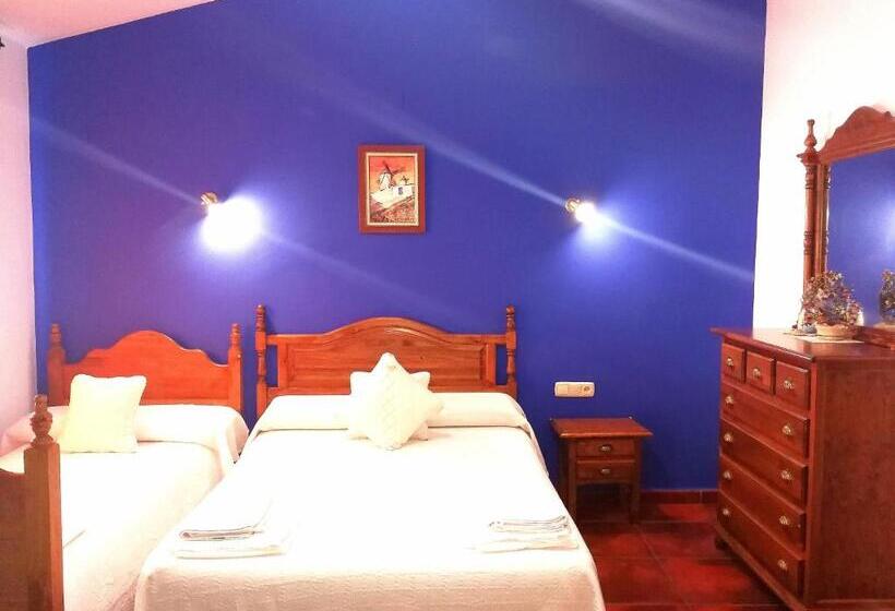 اتاق استاندارد سه نفره, Hostal Restaurante Ego's