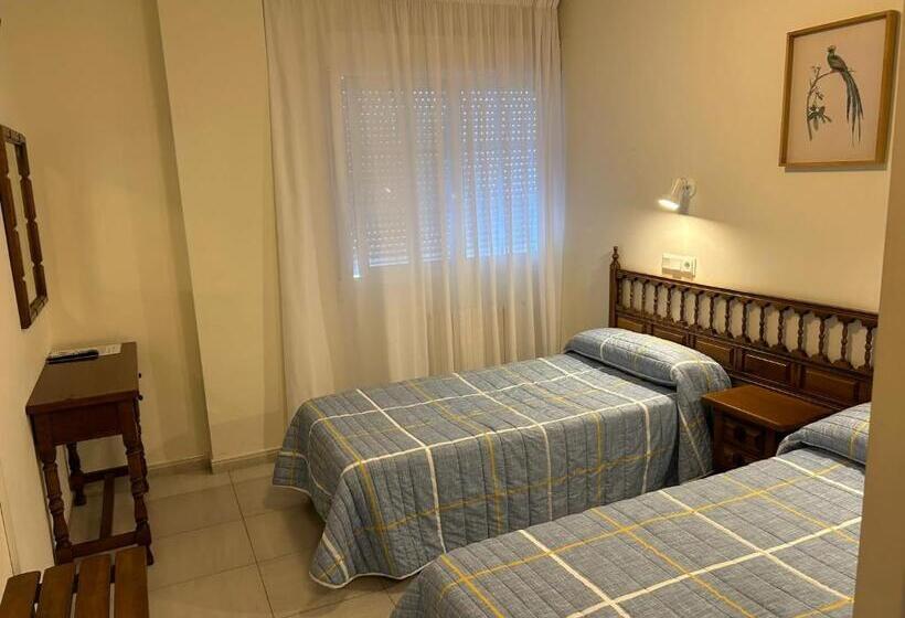 Номер Стандарт, Pensión Rey