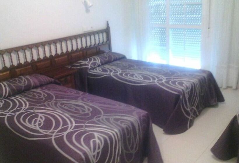 Номер Стандарт Трехместный, Pensión Rey