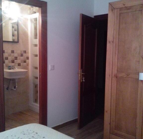 غرفة كلاسيكية, Pensión Vegadeo Gijón