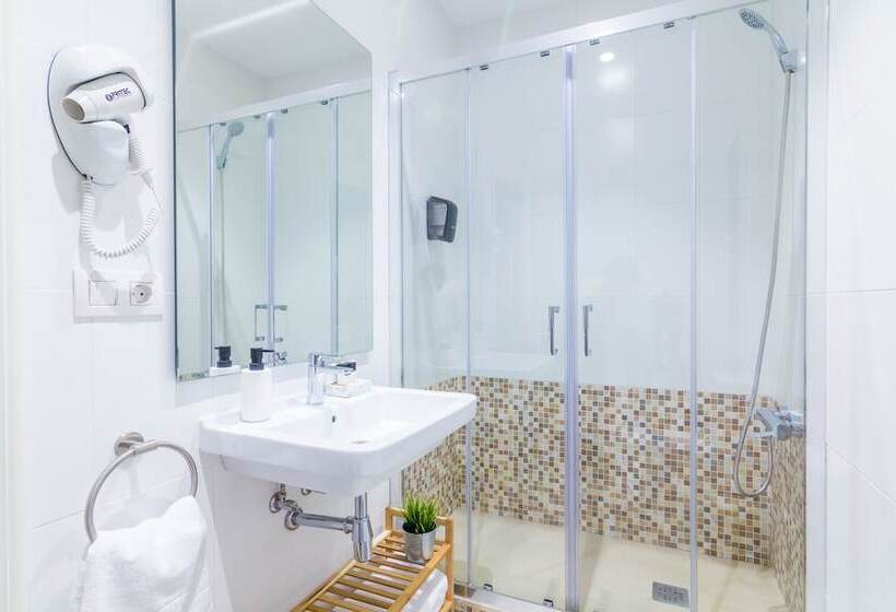 اتاق استاندارد با سرویس بهداشتی مشترک, Pension Buenpas