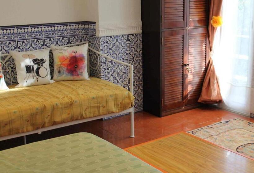 标准三人间, Cascais Jasmim Doce