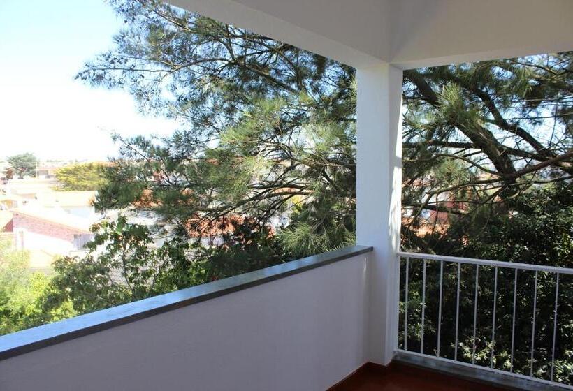 带阳台标准四人间, Cascais Jasmim Doce