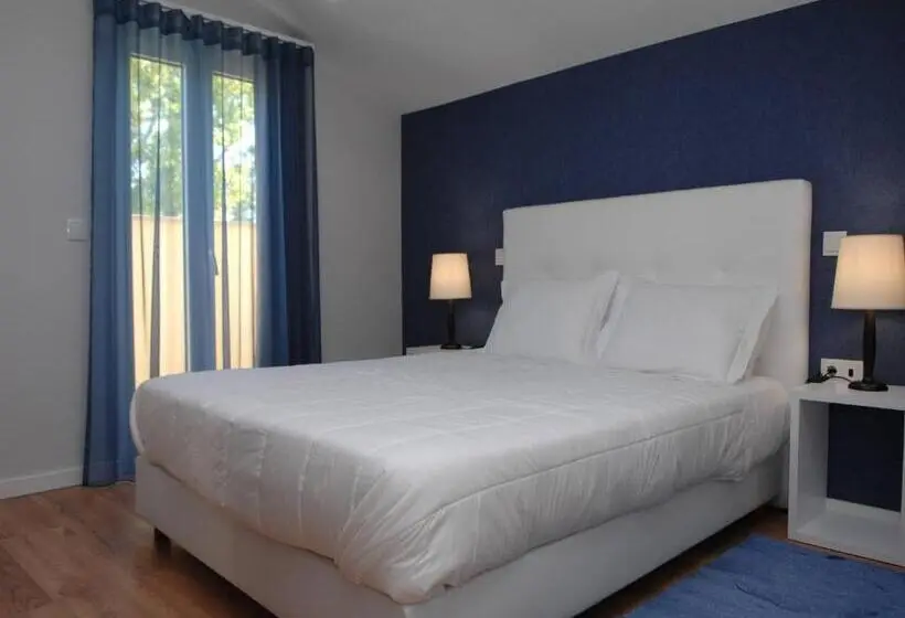 سوییت جونیور با چشمانداز دریا, Marina Charming House