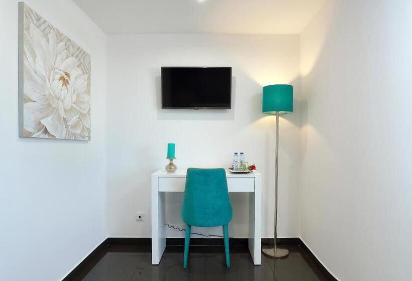 스위트, Sunfield Guest House Only Adults