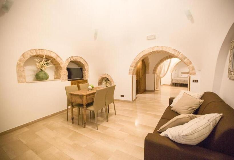 اتاق خانوادگی, Trulli Antichi Mestieri   Widespread Trulli In The Historic Center