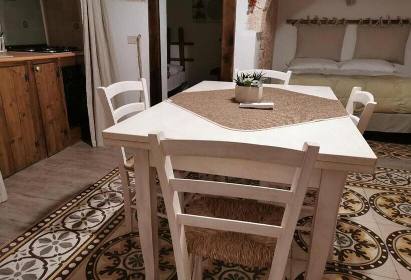 اتاق استاندارد سه نفره, Trulli Antichi Mestieri   Widespread Trulli In The Historic Center