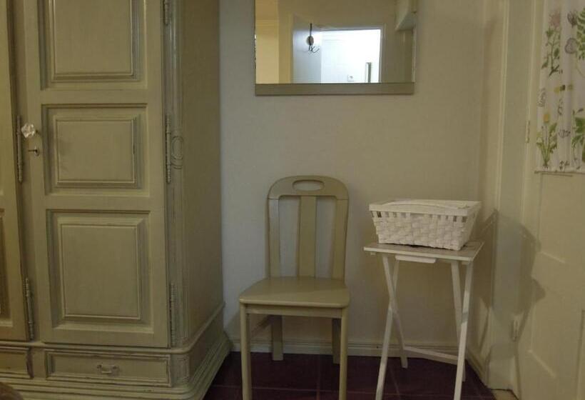 四人标准间, Ester Guest House