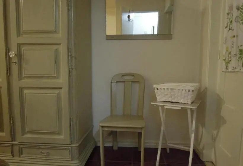 スタンダード４人部屋, Ester Guest House
