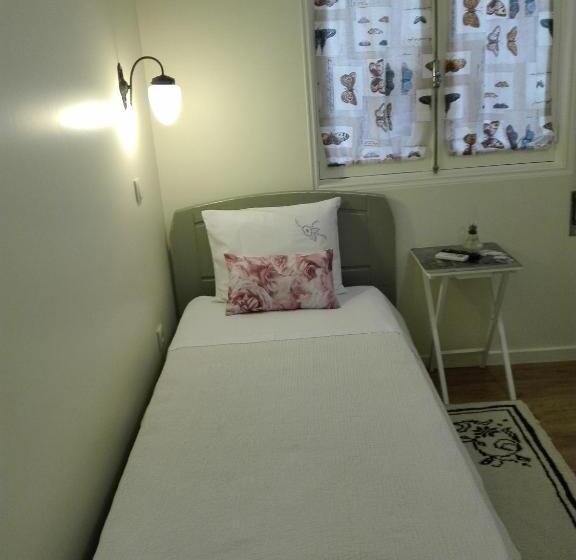 标准单人间, Ester Guest House